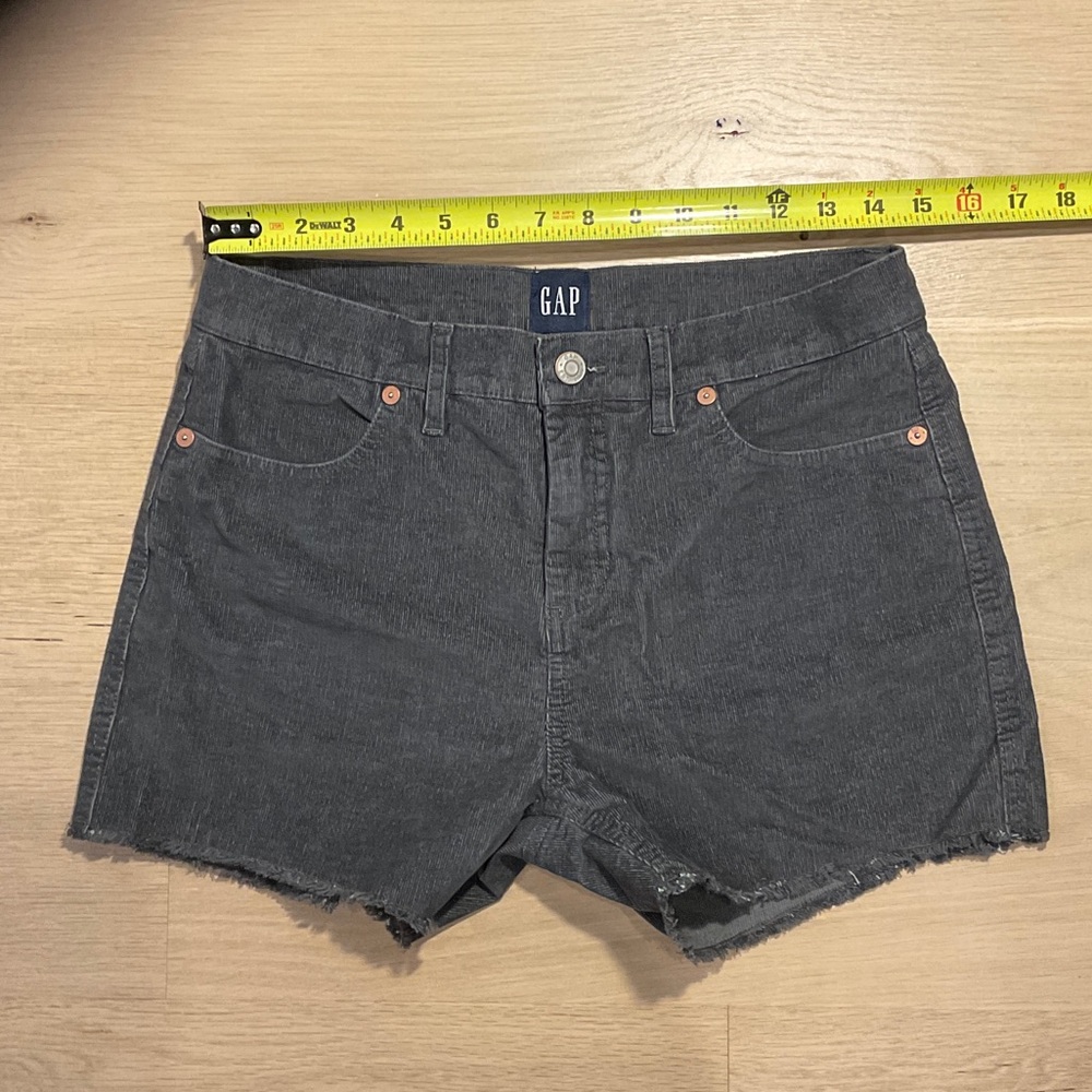 GAP Women's Charcoal grey corduroy Shorts size 6